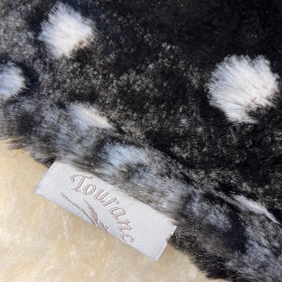 Ocelot Faux Fur Scarf by Tourance Luxurious Surroundings - Picture 2 of 5